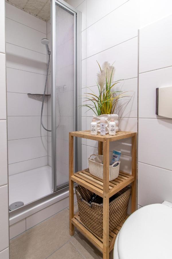 Modernes Apartment Im Gruenen I Balkon I Wlan I Stellplatz 슈바르첸베르크 외부 사진